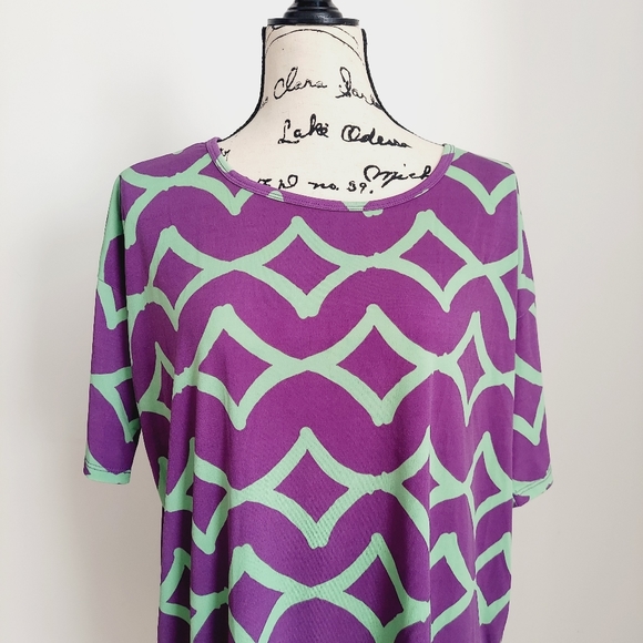 NWT LulaRoe Irma Purple Green Tunic Top Short Sleeve XS - Picture 2 of 7